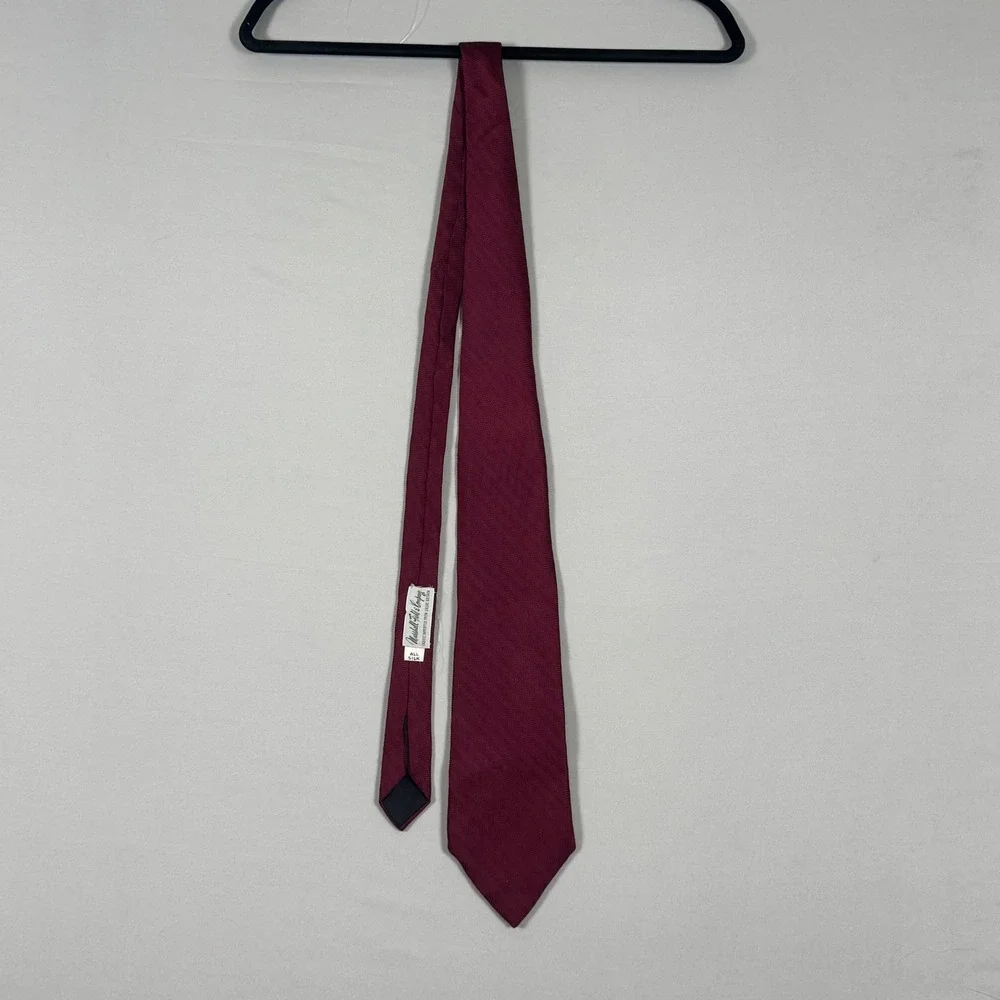 Marshall Field & Company Mens OS Burgundy Vintage Silk Herringbone Necktie